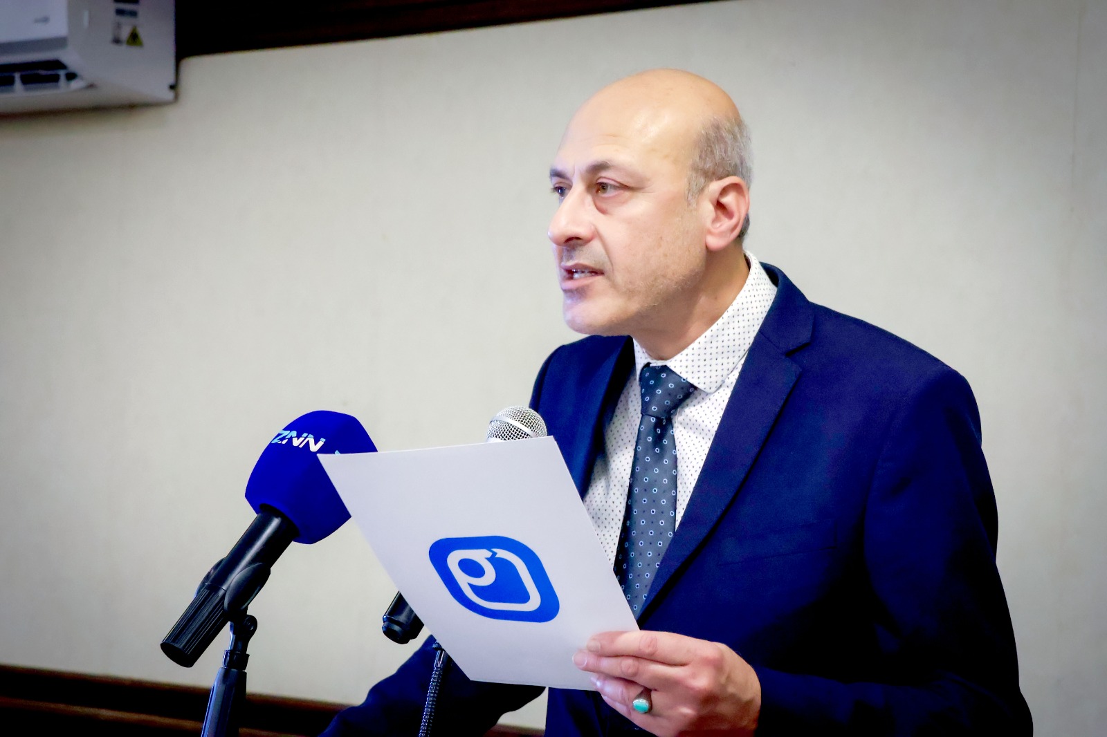 CEO Osama Ezzeddine addressing the audience